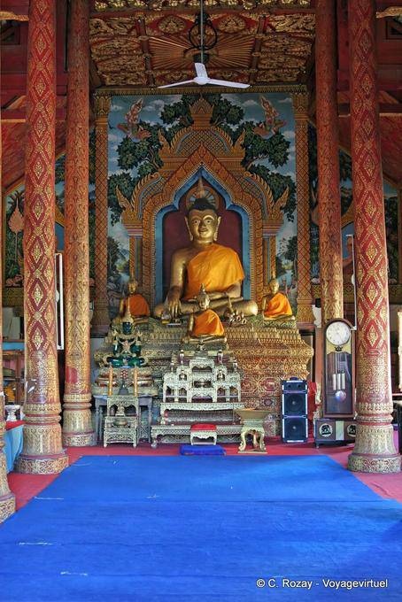 Otros altar budista, Wat Phra Singh, de Chiang Mai - Tailandia
