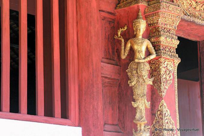Decoración exterior, Wat Phra Singh, de Chiang Mai - Tailandia