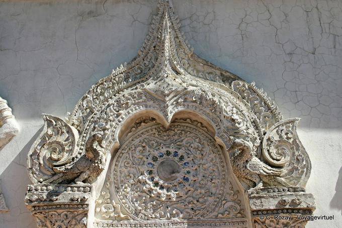 Detalle arquitectónico, Wat Phra Singh, de Chiang Mai - Tailandia