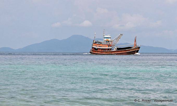 Arrastrero en aguas profundas, Koh Phi Phi - Tailandia
