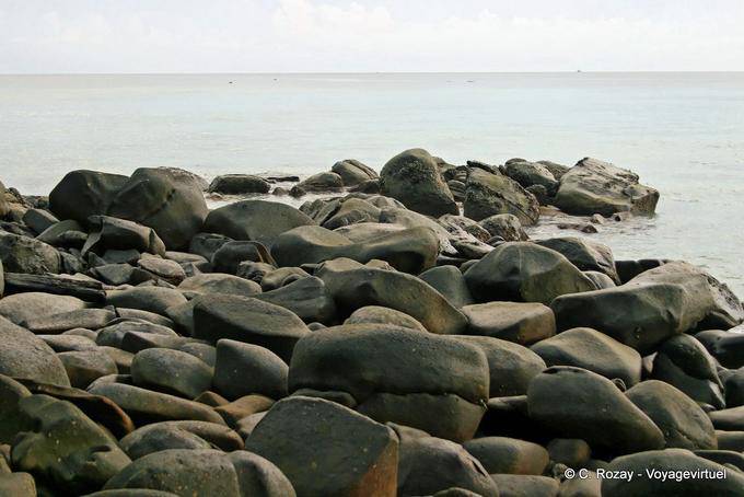 Rocas en Lüem Po, Koh Phi Phi - Tailandia