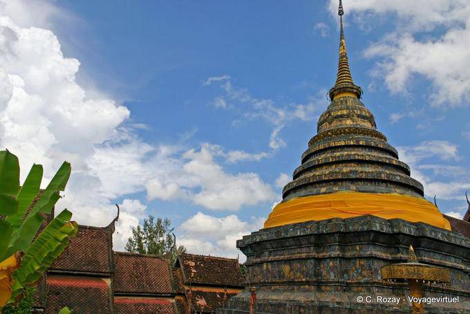Un chedi 45 m Wat Phra que Lampang Luang (Lampang) - Tailandia