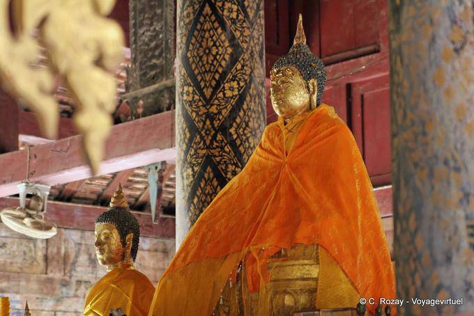 Imagen de Buda en el Wihan Nam Tam, Lampang - Tailandia