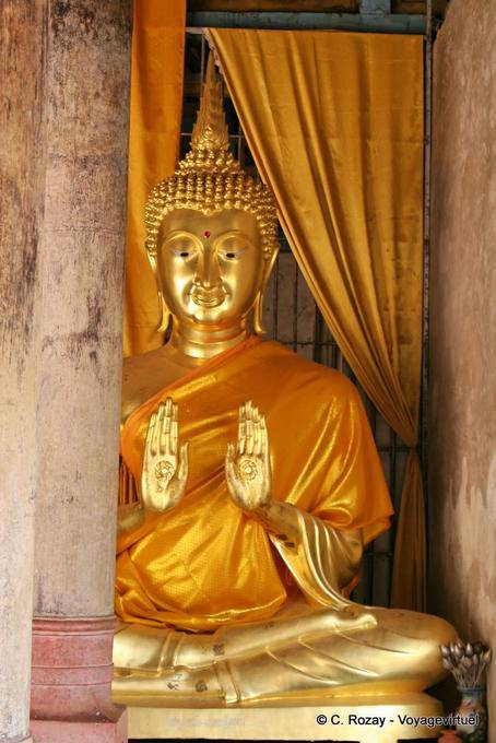 Buda Mudra de apaciguamiento, Wat Phra que Lampang Luang - Tailandia