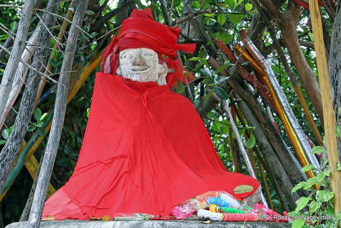 Buda Viharn Nam Tam, Wat Phra que Lampang Luang - Tailandia