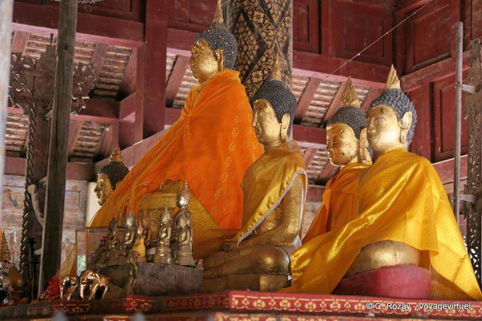 Budas en Viharn Nam Tam, Wat Phra que Lampang Luang - Tailandia
