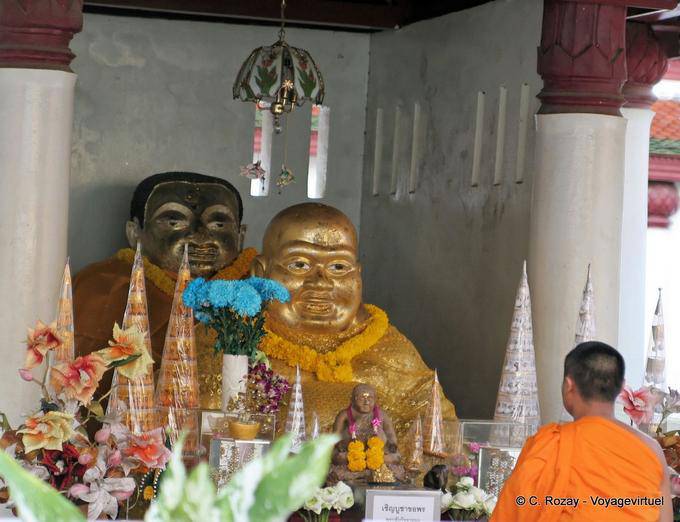Los capilla tres Budas barrigones, Phitsanulok - Tailandia