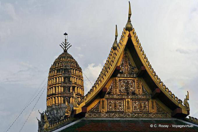 Mezcla de arquitectura, Wat Phra Si Rattana Mahathat, Phitsanulok - Tailandia
