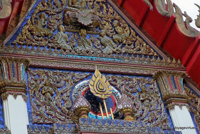 Particularidad decorativos en Wat Chalong en Phuket - Tailandia