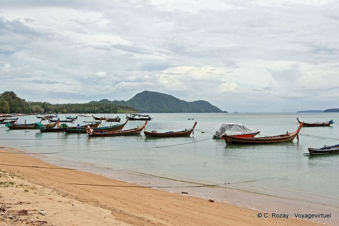 Las largas colas en Chalong Bay, Phuket - Tailandia