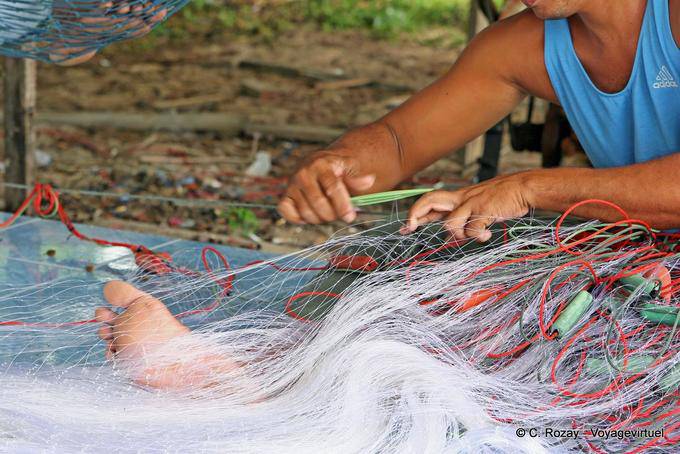 Red de pesca remendar Chalong, Phuket - Tailandia