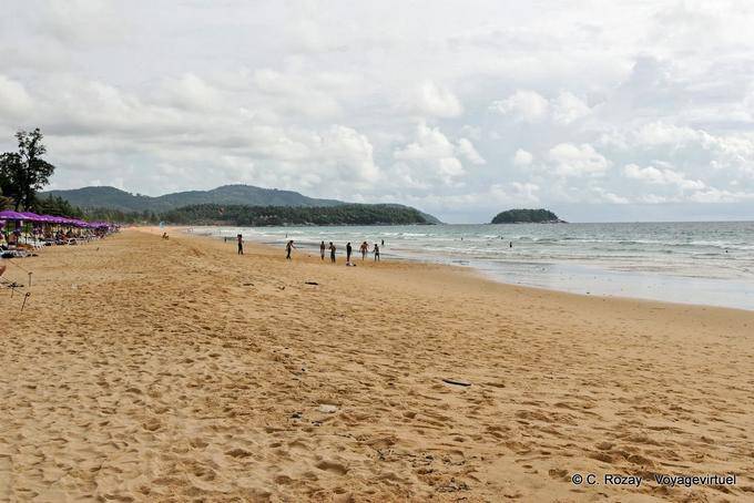 La gran playa de Patong, Phuket - Tailandia