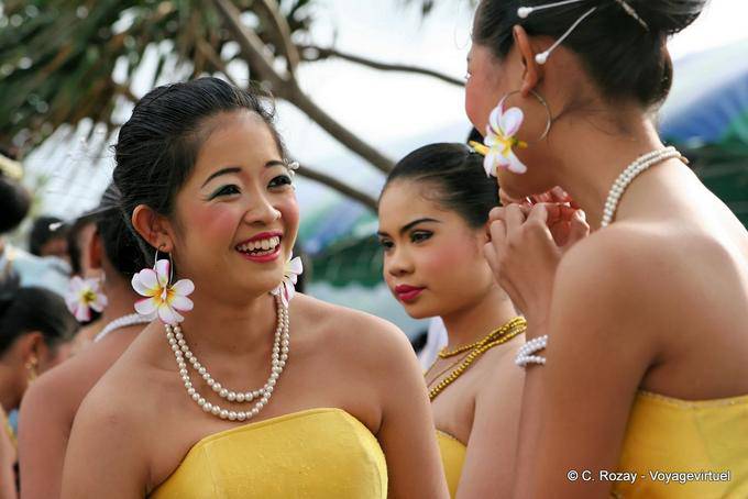 Mujer regocijo Festival de Patong, Phuket - Tailandia