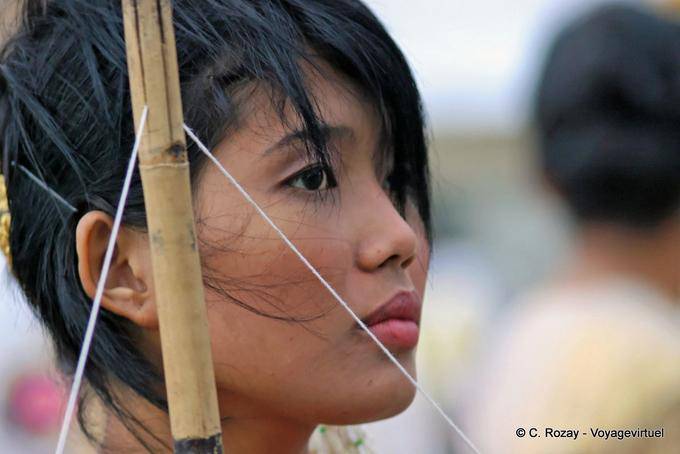 Mirar fijamente, Festival de Patong, Phuket - Tailandia