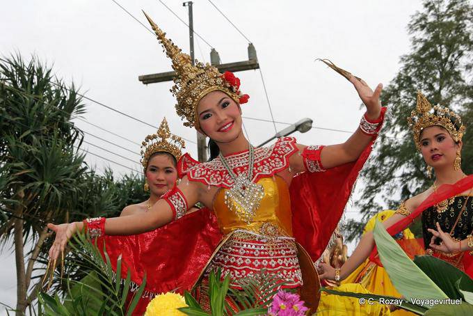 Danza de las uñas largas, Festival de Patong, Phuket - Tailandia