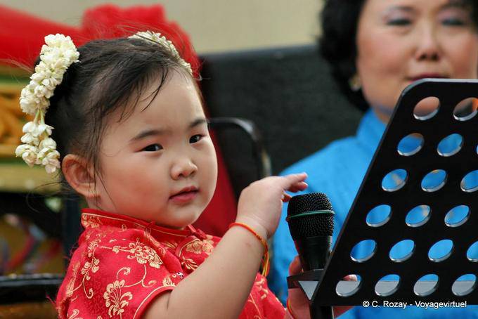 Los niños de origen chino, Festival de Patong, Phuket - Tailandia
