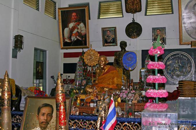 En el interior del templo, la ciudad de Phuket gitana - Tailandia
