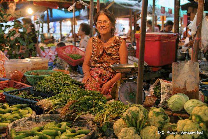 El mercado de los vasos, Sukhothai - Tailandia
