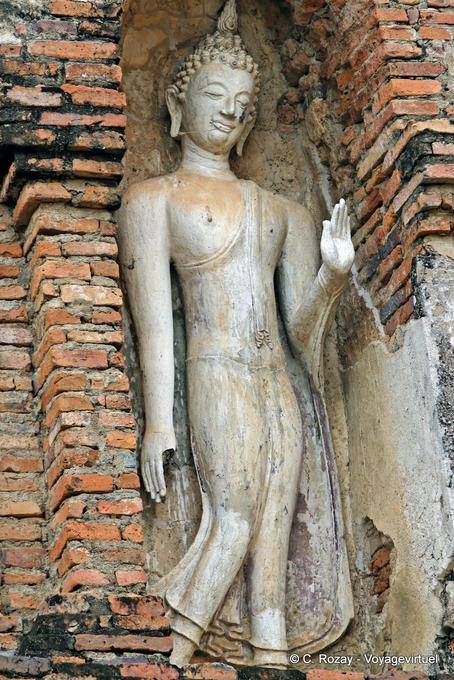 Primer plano de Buda Abhaya Mudra, Sukhothai, Sukotai - Tailandia