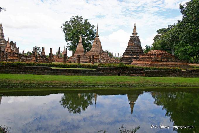 Chedis campana, Sukhothai, Sukotai - Tailandia