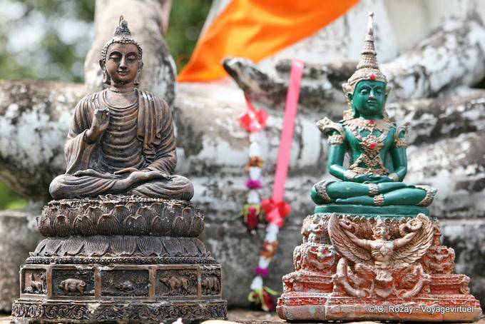 Estatuillas postura de meditación y enseñanza, Sukhothai, Sukotai - Tailandia