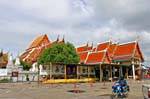 Exterior, Wat Choeng Phanan, Ayutthaya, Tailandia.