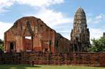 La construcción del templo Wat Raj Burana, Ayutthaya, Tailandia.