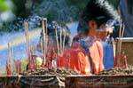 Incienso, Templo Chiang Mai, Tailandia.