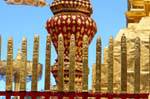 Parte superior de la puerta de la estupa, Wat Doi Suthep, Chiang Mai, Tailandia.
