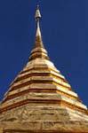 Top estupa de Wat Doi Suthep, Chiang Mai, Tailandia.