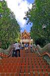 La gran escalera, Wat Doi Suthep, Chiang Mai, Tailandia.