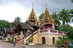 Templo tradicional birmano, Lampang, Wat Sri Chum, Tailandia.