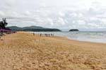La gran playa de Patong, Phuket, Tailandia.