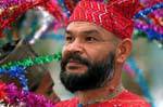 Hombre con barba, Festival de Patong, Phuket, Tailandia.