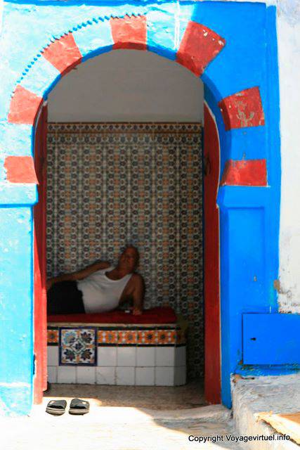 Hammamet, en la entrada de un hammam en la medina - Túnez