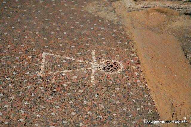 Kerkuane, representación del signo de Tanit en el opus signinum piso - Túnez
