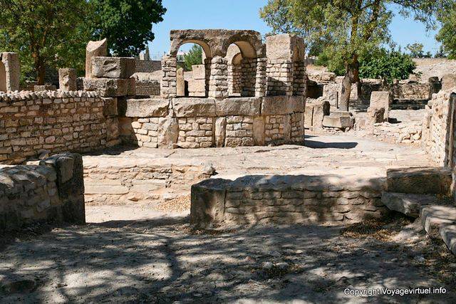 Sitio Arqueológico Makthar, baños Schola de Juvenes - Túnez