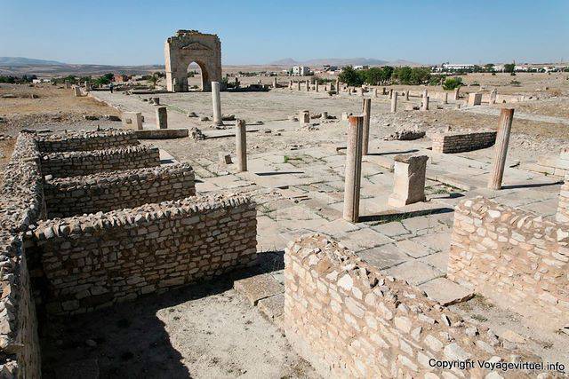 Maktar, Foro, Vista general desde el templo de Hathor Miskar - Túnez