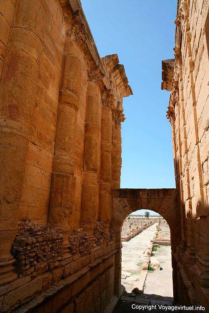Sbeïtla, Capitol, entre dos templos - Túnez