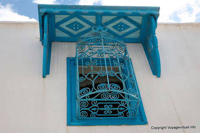 Sidi Bou Said, Arte Metalistería y toldo - Túnez