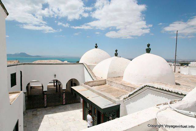 Sidi Bou Said, Mezquita Zaouia Shan, patio - Túnez