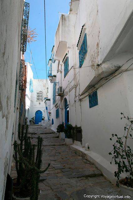 Sidi Bou Said, Montante callejón pavimentado - Túnez