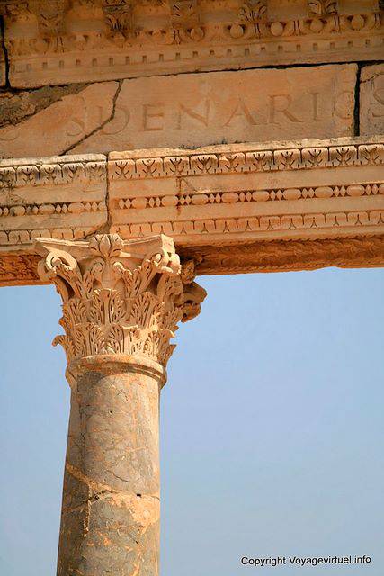 Thuburbo Majus, mármol Capitol Pronao Carrara - Túnez