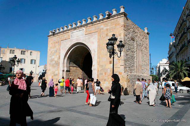 Bab El Bhar puerta o Francia, Túnez - Túnez