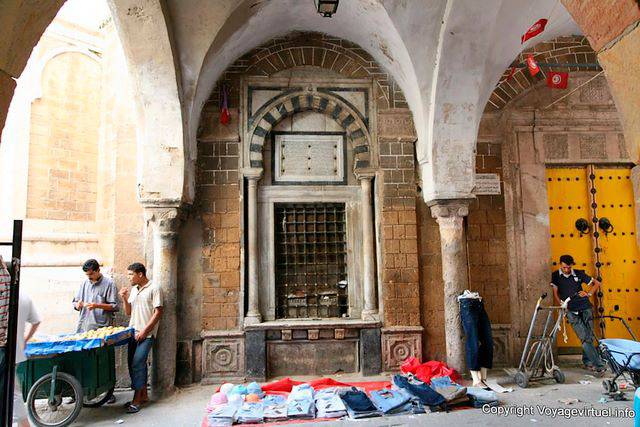 Túnez medina, vendedor ambulante - Túnez
