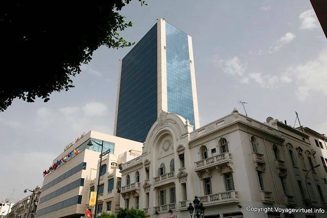 Basándose en la avenida Habib Bourguiba, Tunis - Túnez