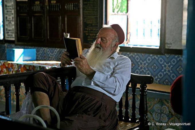 Narrador Batlanim, sinagoga judía, Djerba - Túnez