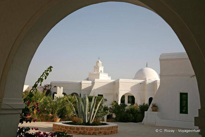 Patio de las tradiciones de los museos, de Guellala, Yerba - Túnez