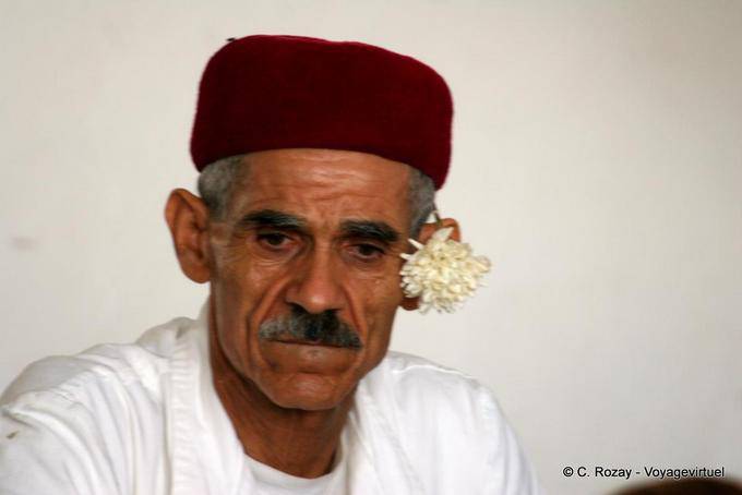 Pregonero ramo de jazmín Houmet Souk - Túnez