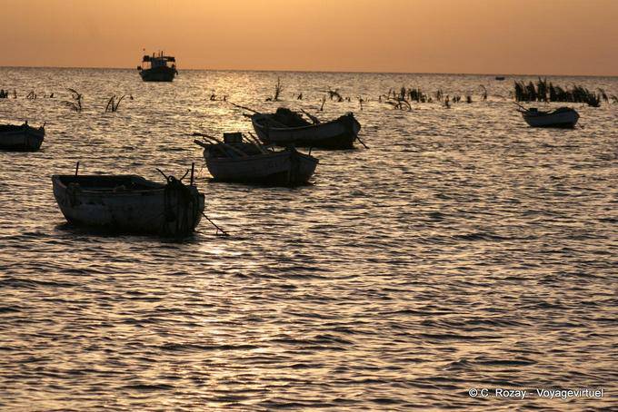 Borj Djillil al atardecer, de Yerba - Túnez